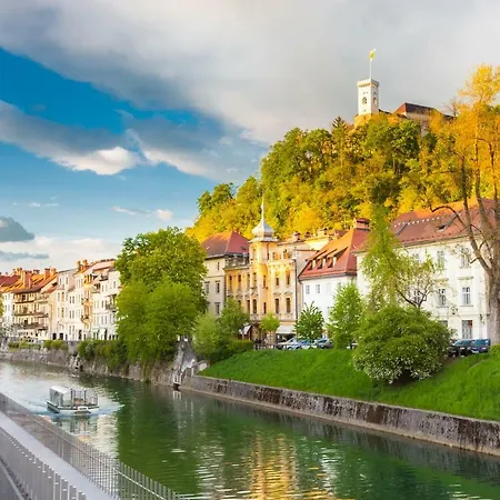 Počitniška hiša Rocky Mountain House Ljubljana